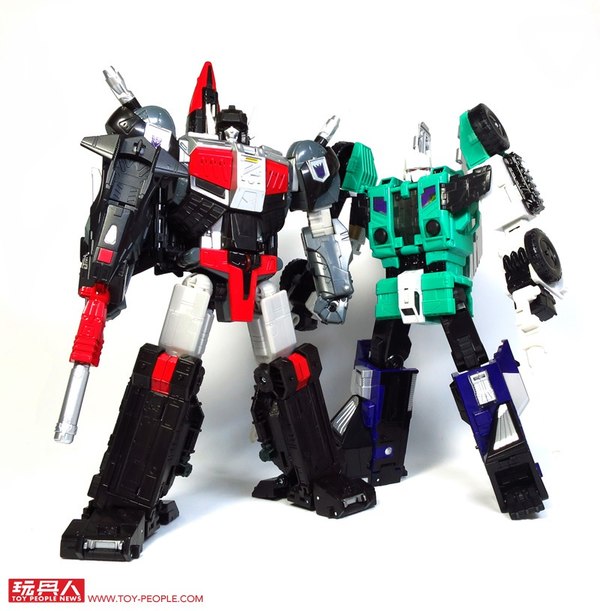 Titans Return Sky Shadow, Brawn And Roadburn Detailed In Hand Photos 66 (66 of 66)